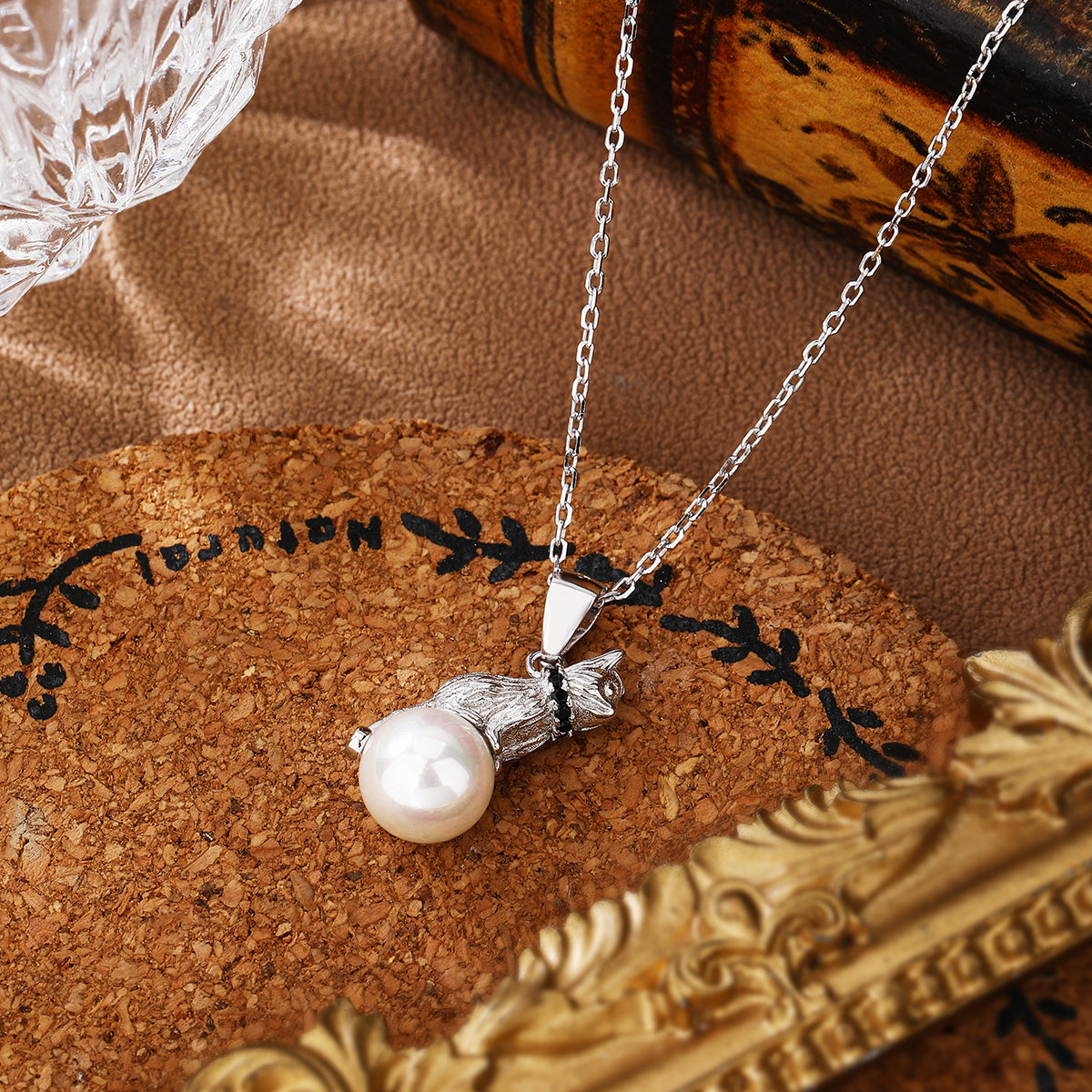 Pearl Kitty Pendant Necklace