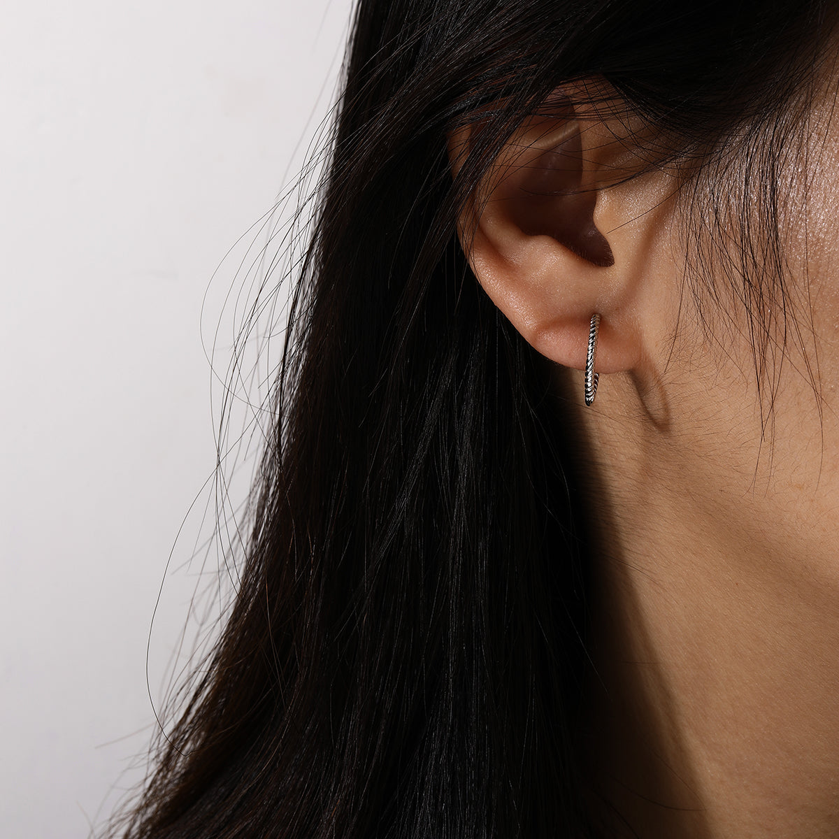 Elegant Twist Hoop Earrings