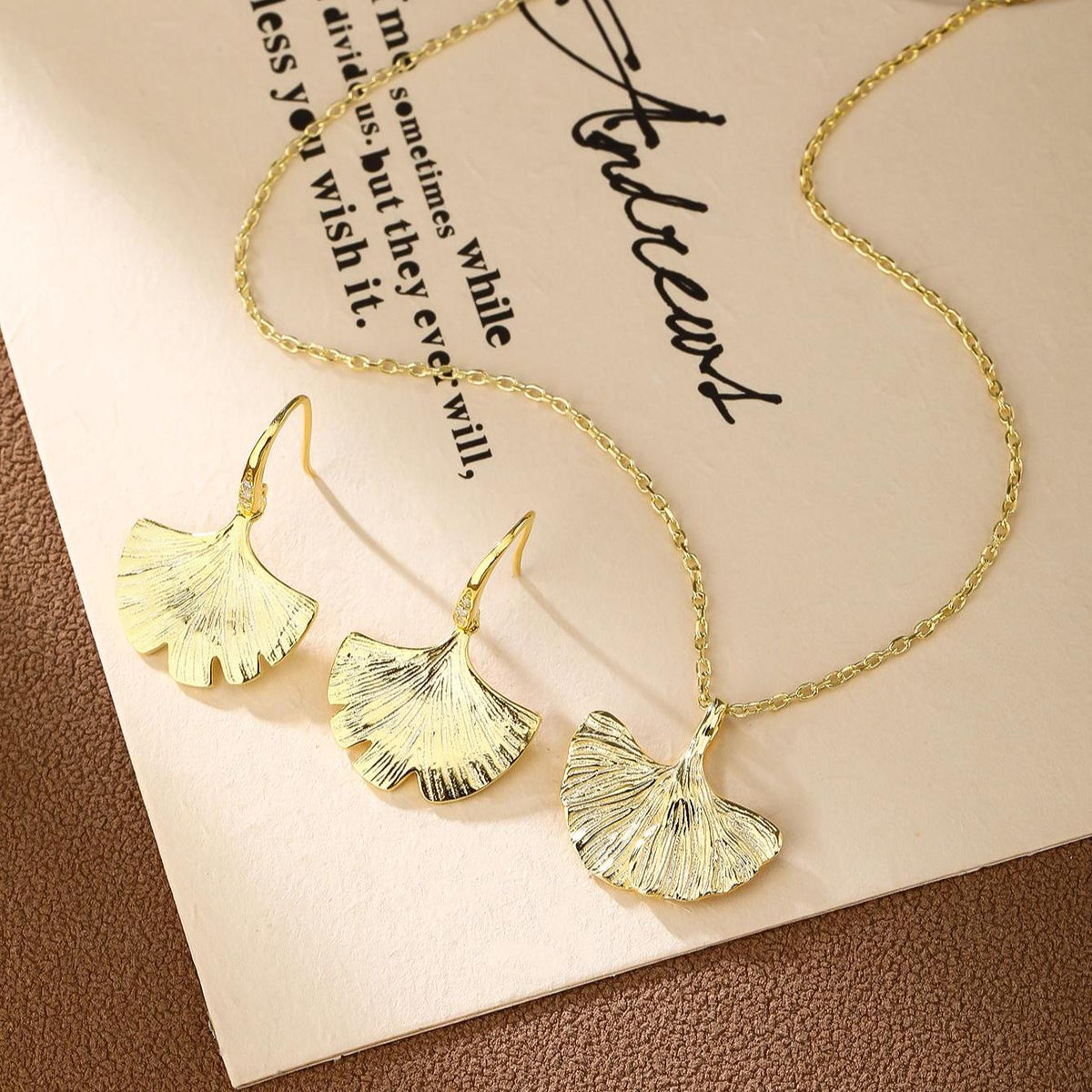 Dainty Ginkgo Leaf Gift Set